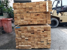 Gỗ thông vàng 45x90, bào láng 4 mặt. Xuất xứ: New Zealand